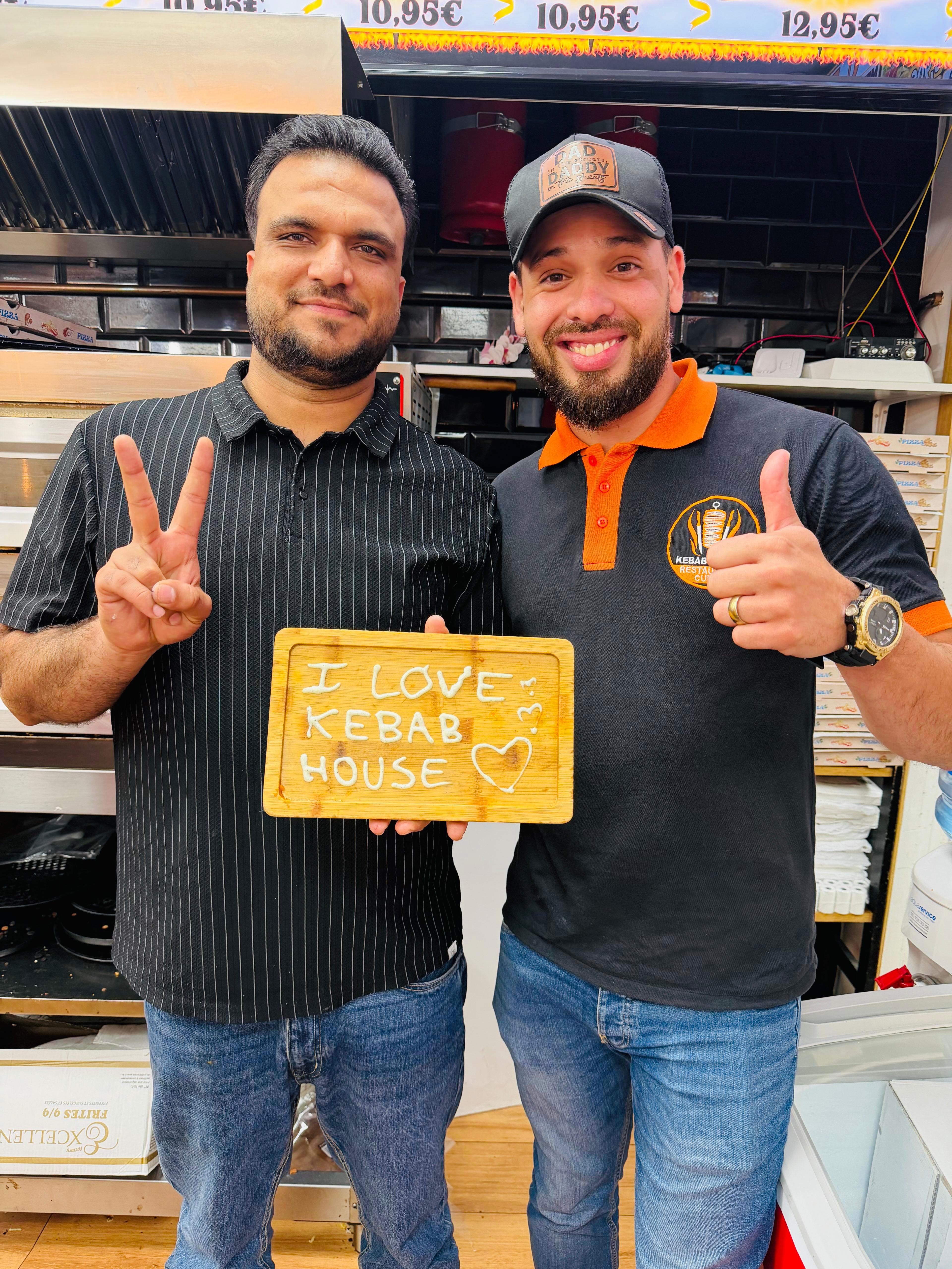Compañeros del equipo de Kebab House Restaurant en Cunit